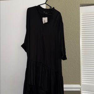 Bose Black Midi Dress